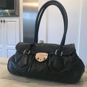 Prada handbag 💯 authentic